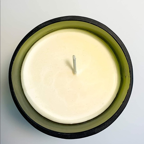 Recycled Wine Bottle Soy Wax Candle (G&T) - Picture 2 of 6